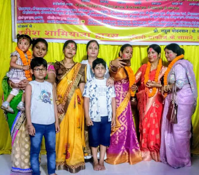 कान्यकुब्ज वैश्य मोदनवाल सेवा समिति महानगर का होली मिलन समारोह सम्पन्न