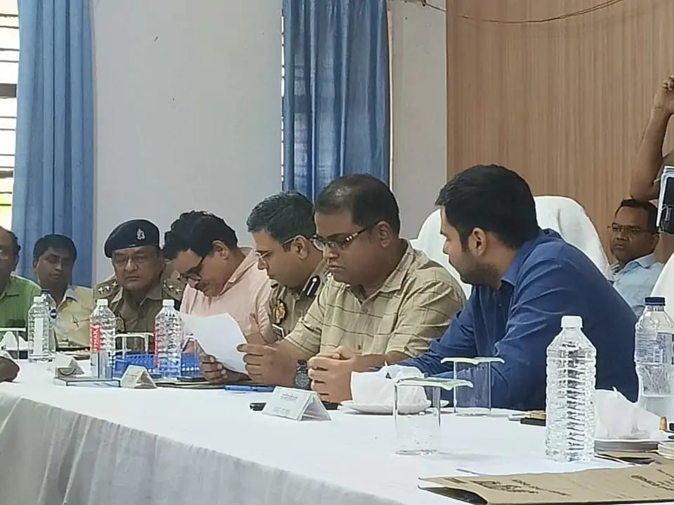 गोरखपुर : क्रांतिकारी नेता दीनानाथ मोदनवाल ने अवैध कब्जा के खिलाफ़ खोला मोर्चा, हिन्दू और मुस्लिम दोनों समुदाय के लोग आए रडार पर..?